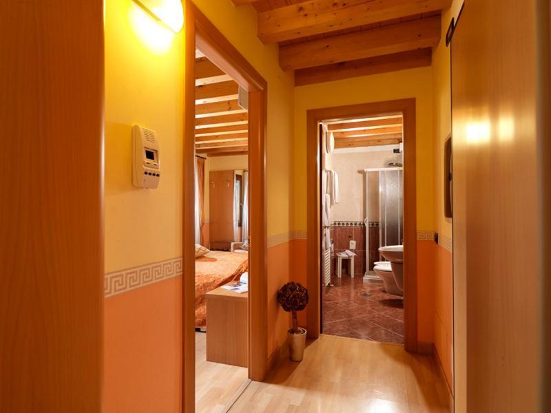 Hotel & Residence Roma Кампосампиеро Екстериор снимка