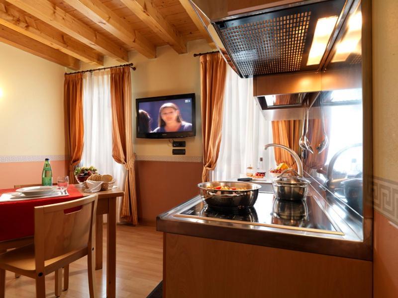 Hotel & Residence Roma Кампосампиеро Екстериор снимка