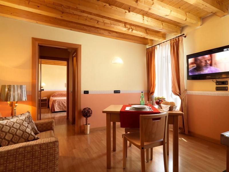 Hotel & Residence Roma Кампосампиеро Екстериор снимка