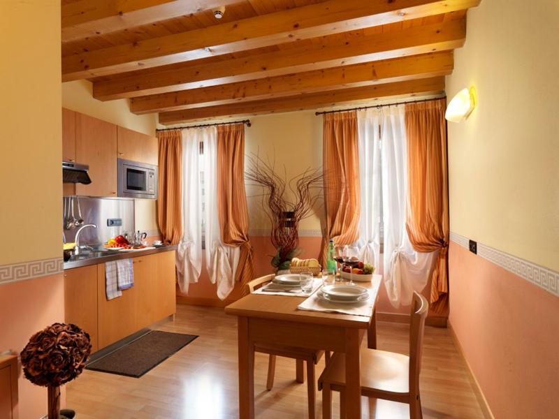 Hotel & Residence Roma Кампосампиеро Екстериор снимка