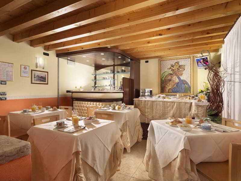 Hotel & Residence Roma Кампосампиеро Екстериор снимка